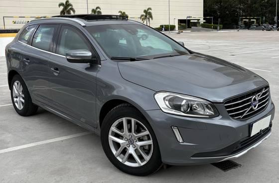 VOLVO XC60 2.0 T5 MOMENTUM GASOLINA 4P AUTOMÁTICO